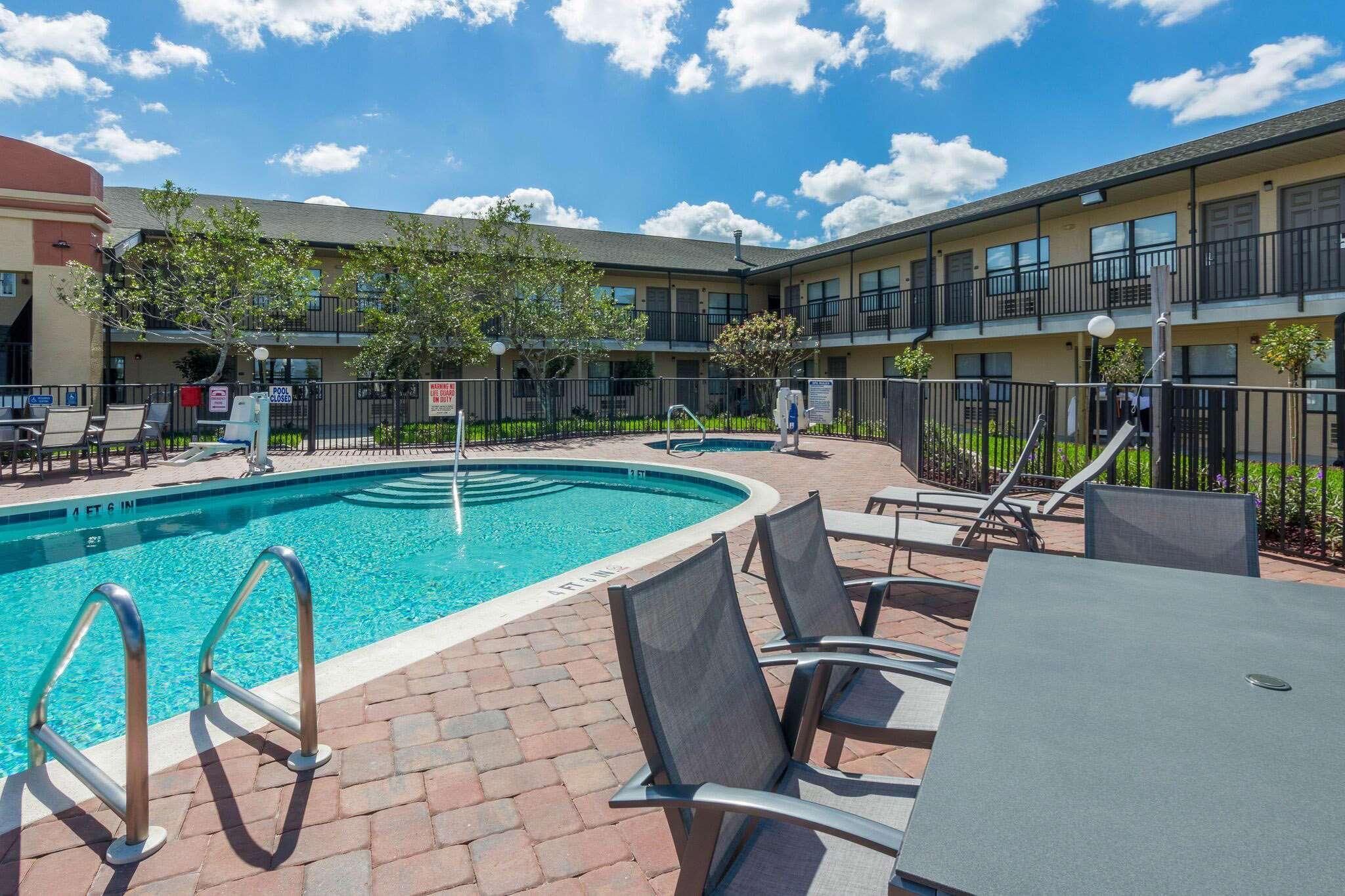 Hotel Baymont By Wyndham Punta Gorda/Port Charlotte Exterior foto