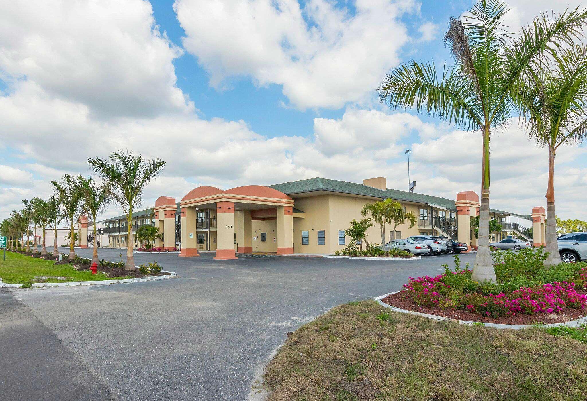 Hotel Baymont By Wyndham Punta Gorda/Port Charlotte Exterior foto