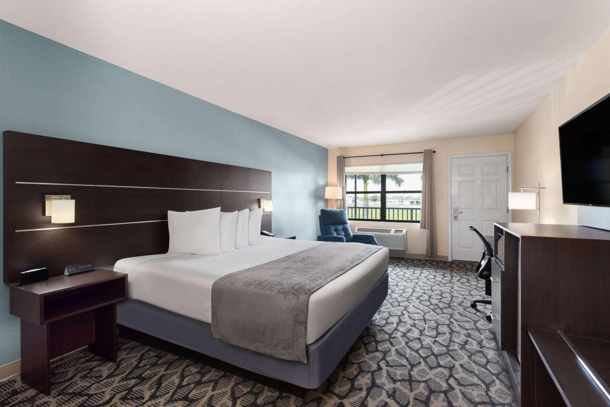 Hotel Baymont By Wyndham Punta Gorda/Port Charlotte Exterior foto
