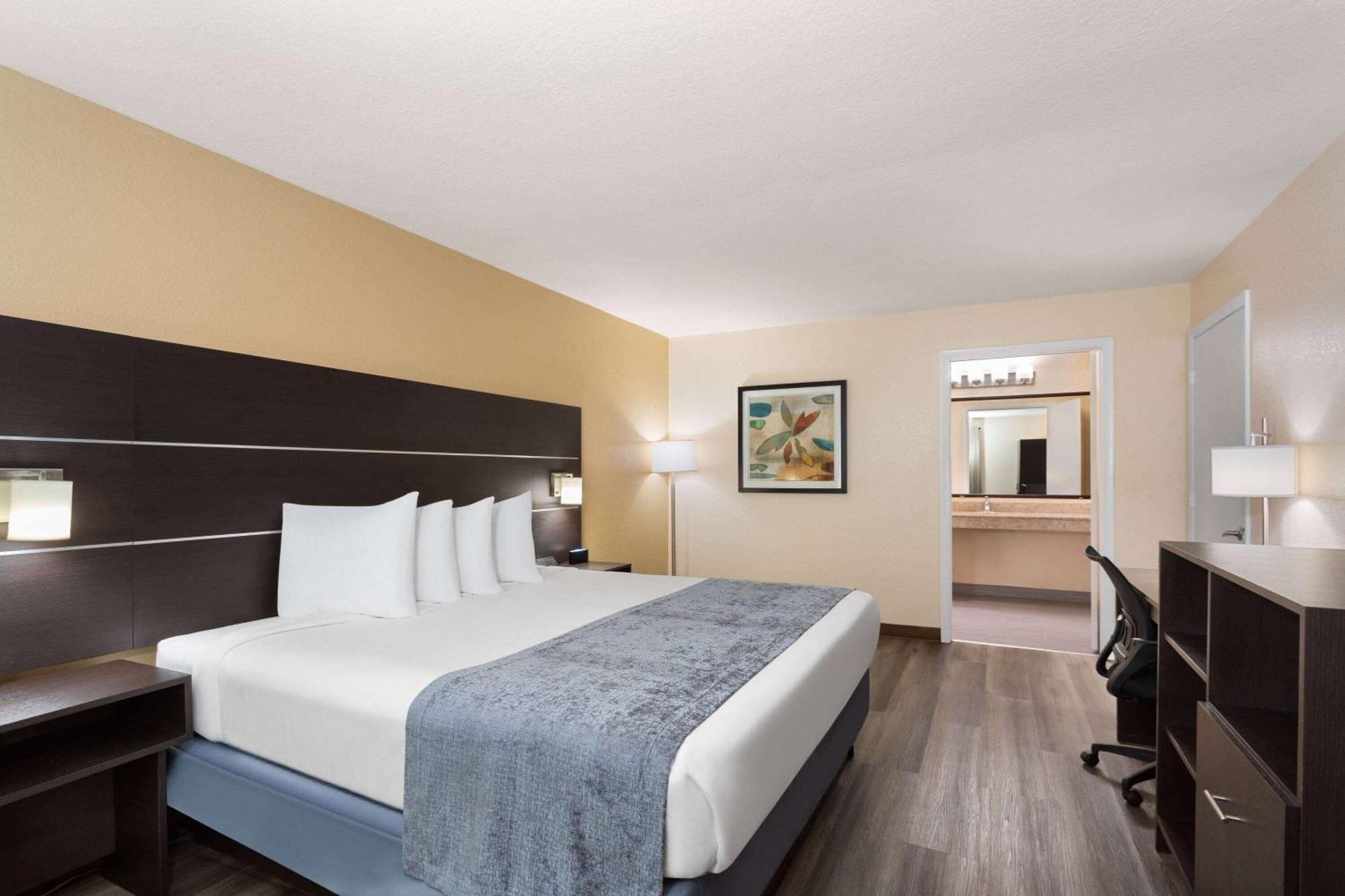 Hotel Baymont By Wyndham Punta Gorda/Port Charlotte Exterior foto