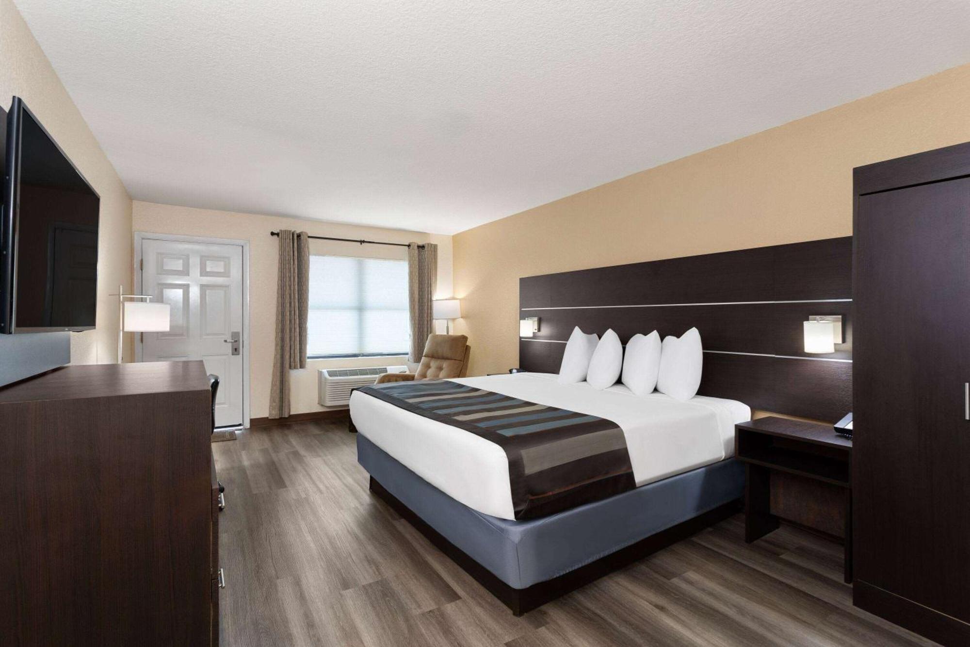 Hotel Baymont By Wyndham Punta Gorda/Port Charlotte Exterior foto