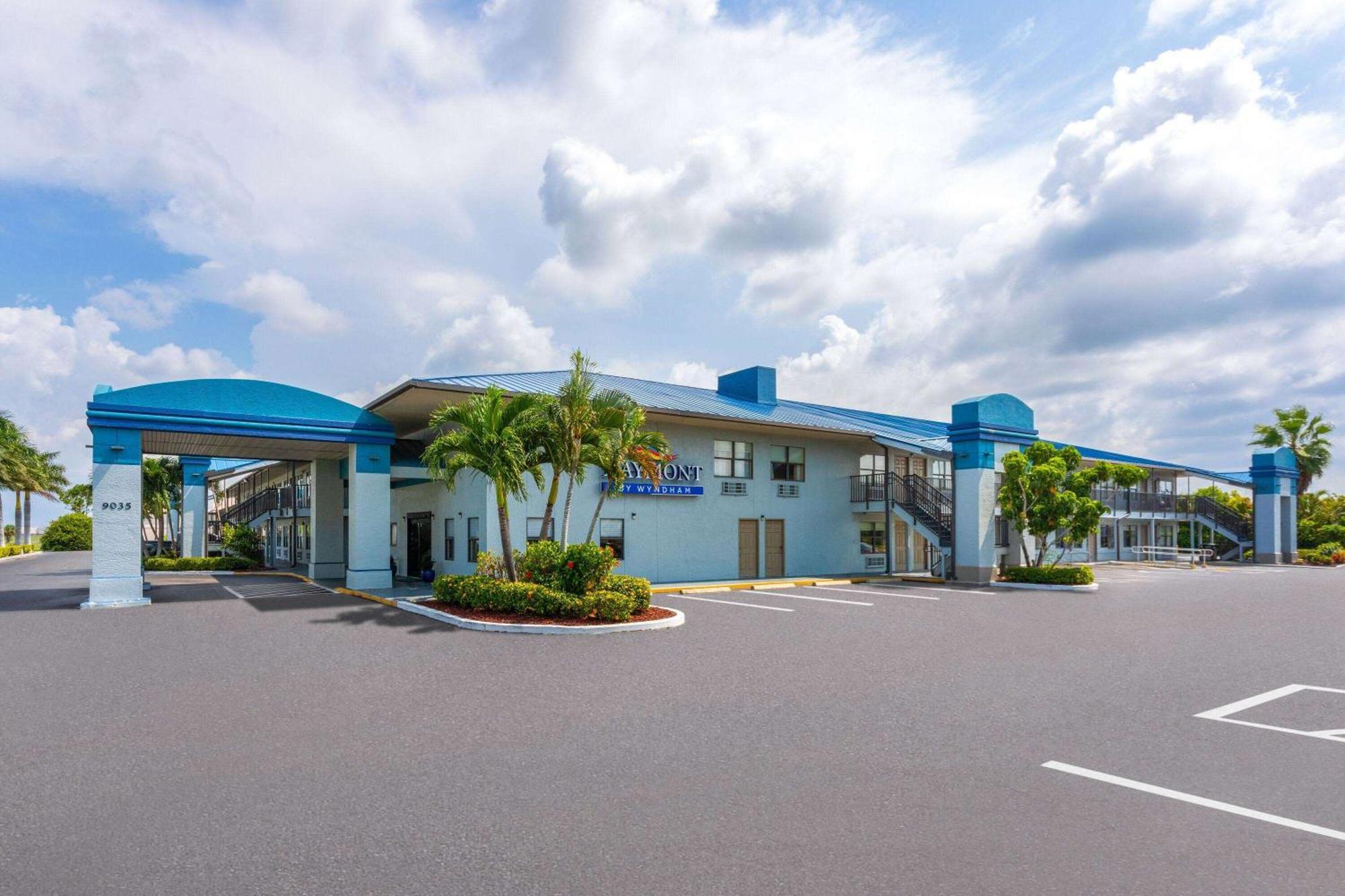 Hotel Baymont By Wyndham Punta Gorda/Port Charlotte Exterior foto