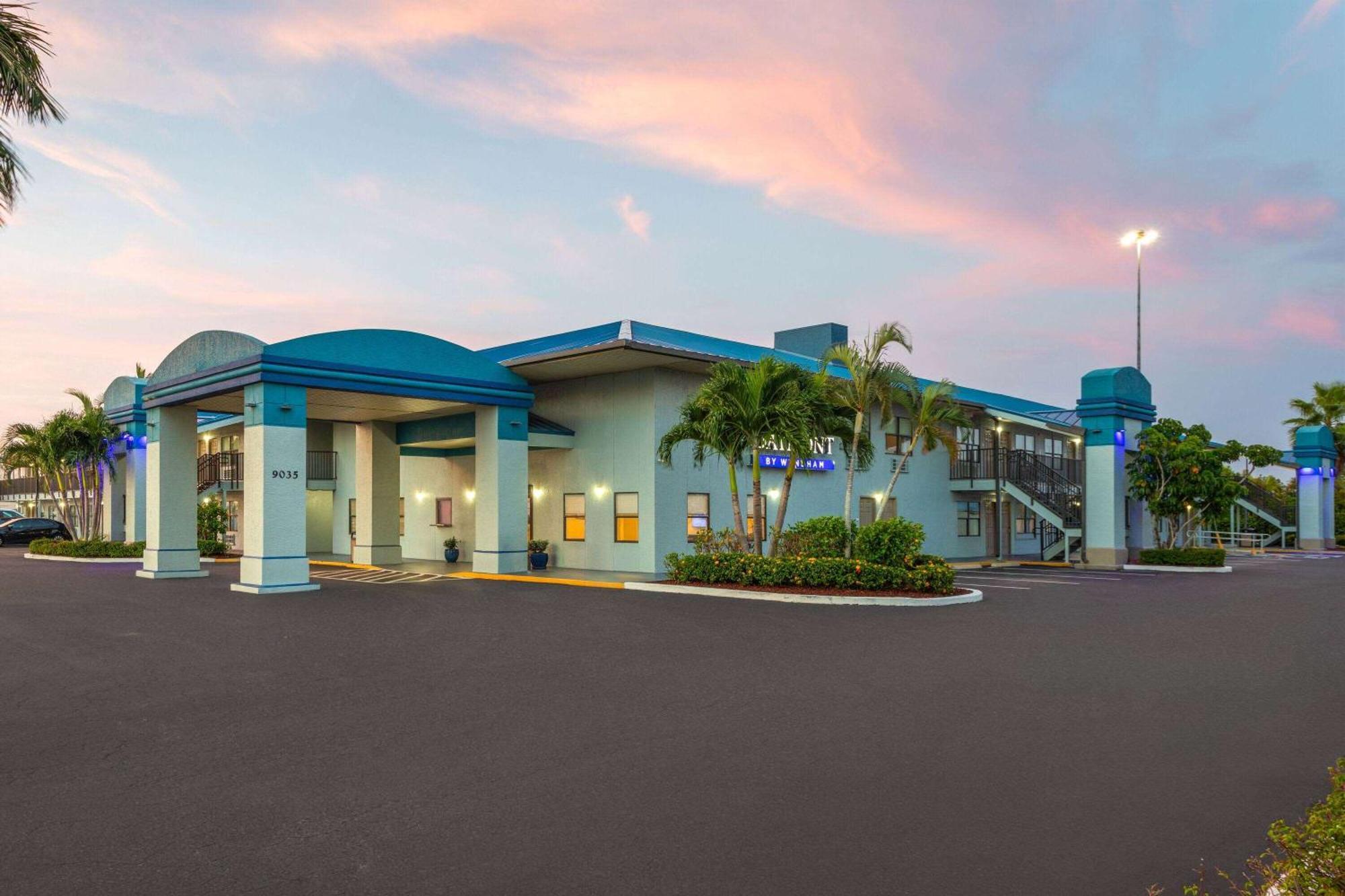 Hotel Baymont By Wyndham Punta Gorda/Port Charlotte Exterior foto