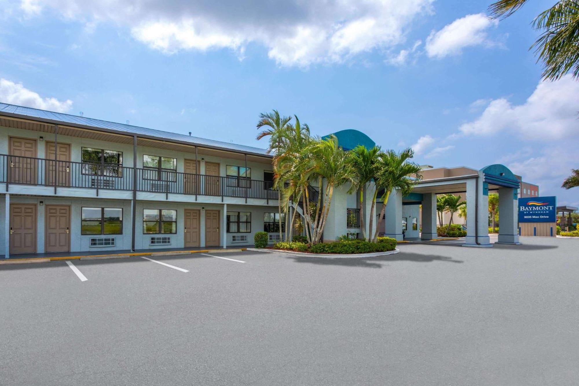 Hotel Baymont By Wyndham Punta Gorda/Port Charlotte Exterior foto