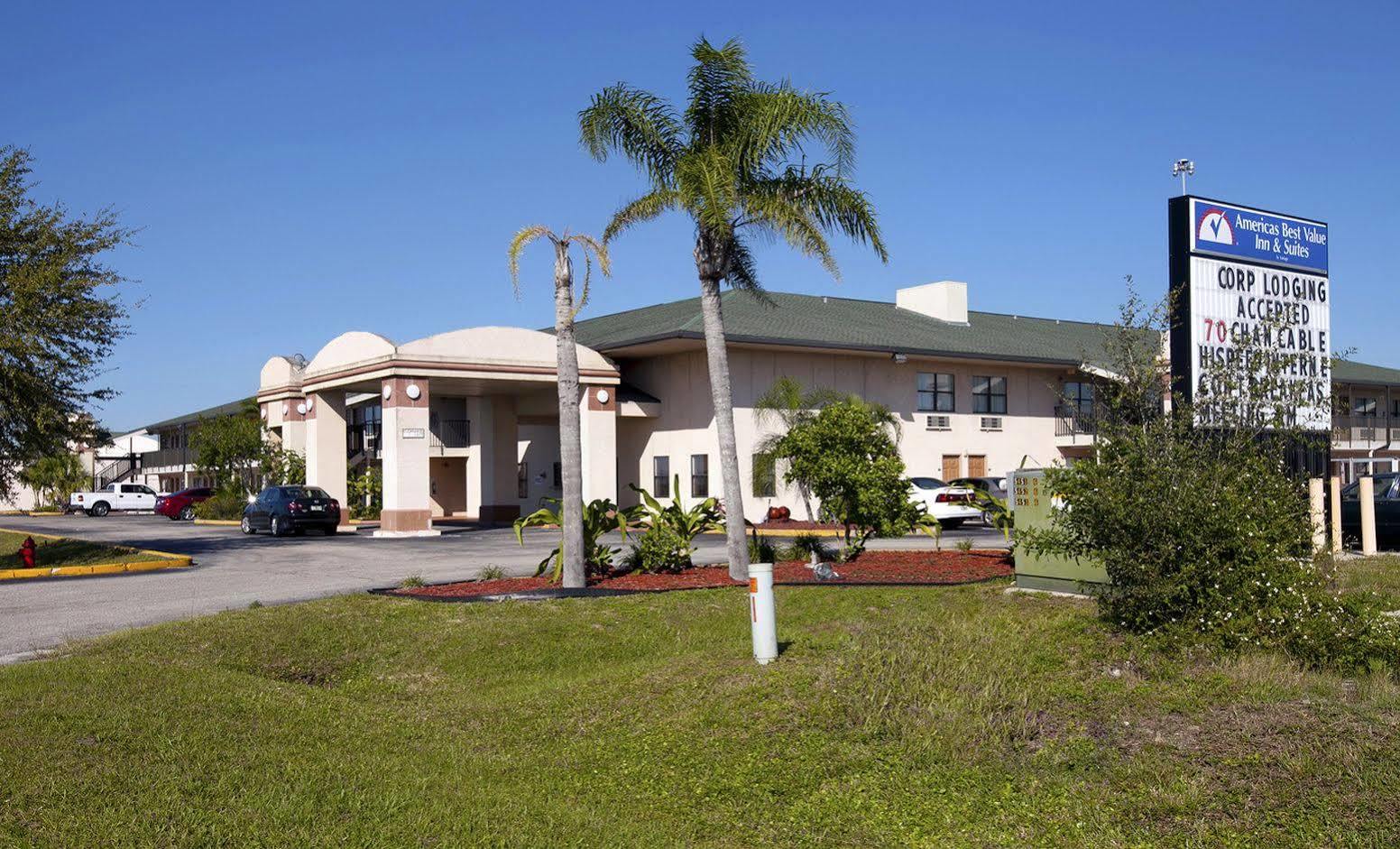Hotel Baymont By Wyndham Punta Gorda/Port Charlotte Exterior foto
